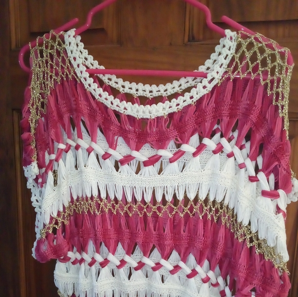 Very cute layering top - Picture 1 of 7